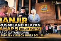 Dalam menyampaikan aspirasi ke DPRD Kabupaten Cirebon, warga Trusmiland Klayan Tahap 5 turut mendapatkan pemantauan dari Ketua Tim Media Harindra Wijaya sekaligus Direktur Pengembangan dan Usaha, Firman Nugraha, S.Fil.